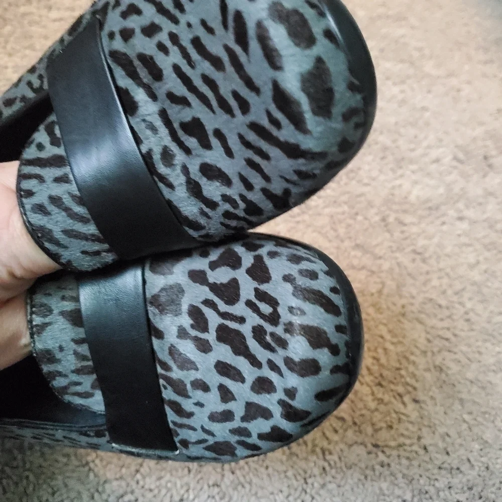 Dansko Women's Animal Print Loafers - Black and Gray Leather Man Made Balance 40